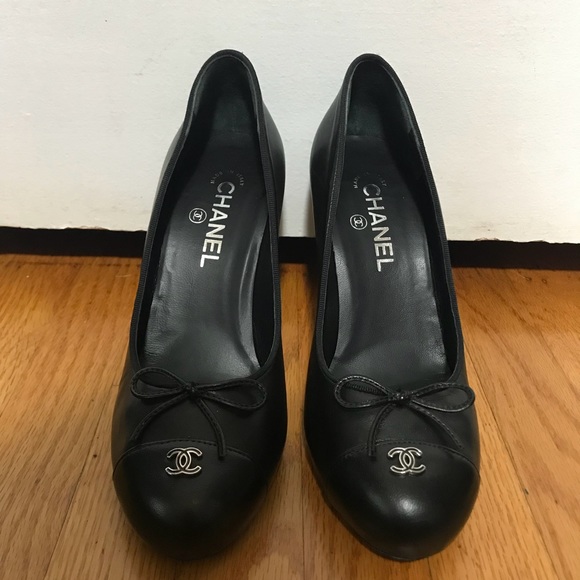 Chanel Black Leather Pumps Heels with Bow - Picture 1 of 8